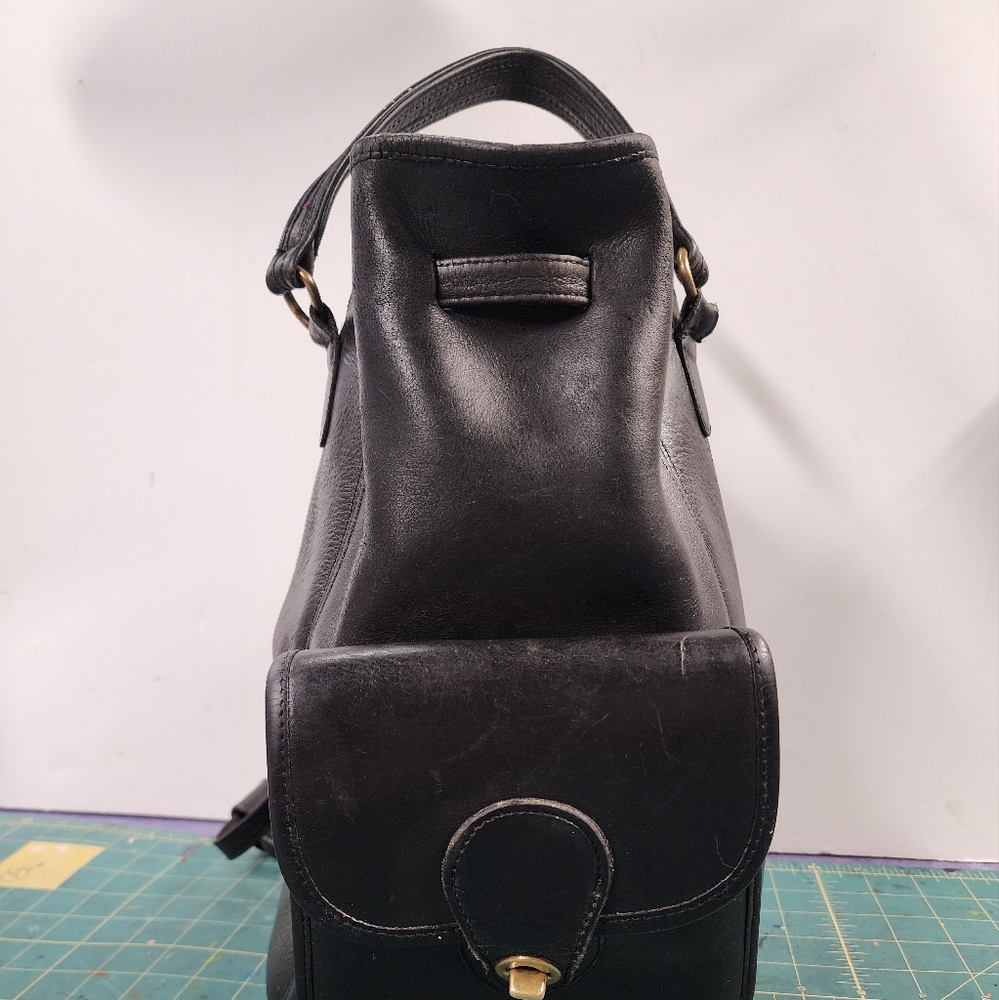 Couch Classic Black Leather Backpack